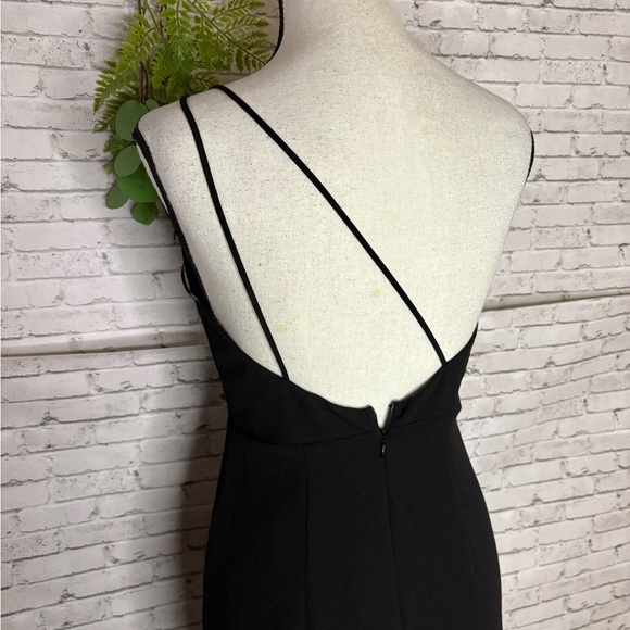 NWT Hello Molly Black Taking it Back One Shoulder Midi Dress - Picture 4 of 5